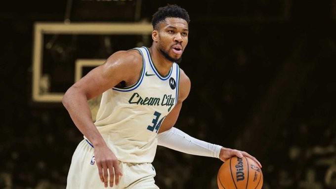 记者：雄鹿认为字母哥是东部最强球星；尽管暂居第11但对季后赛有信心